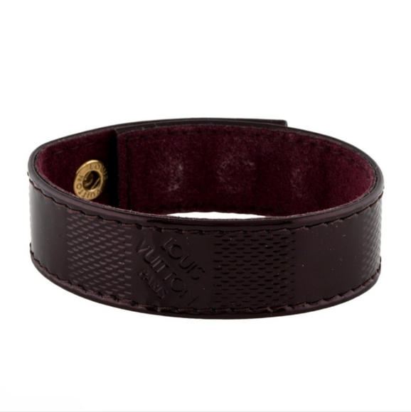 Louis Vuitton Leather Snap It Wrap Bracelet/ Looks Brand New - Picture 1 of 8